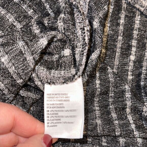 American Eagle Outfitters Turtleneck Small Gray Sweater - Picture 6 of 6